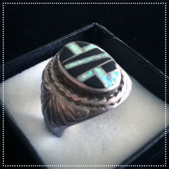 Vintage Native American Fire Opal & Onyx Ring - Picture 4 of 7